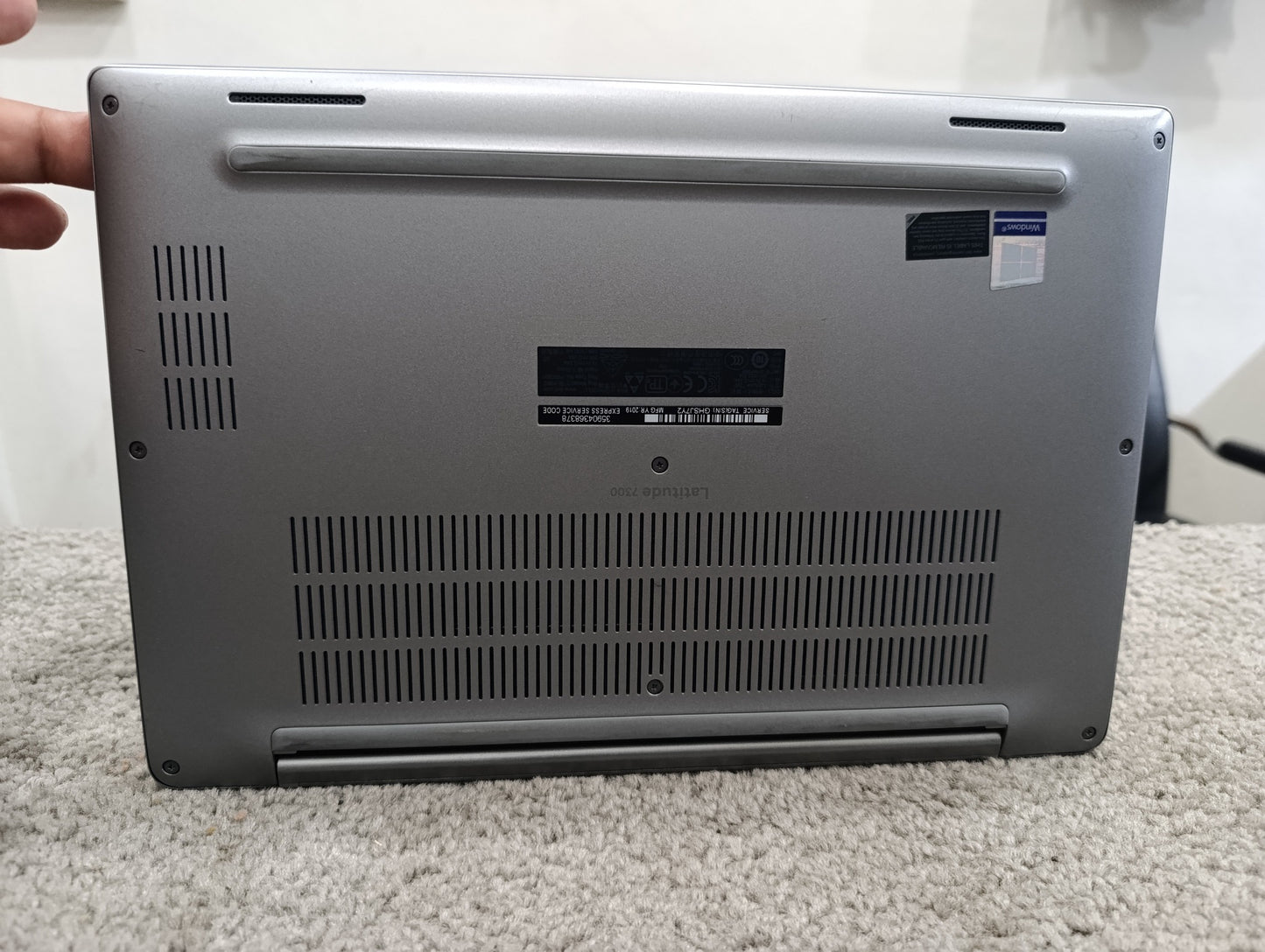 Dell Latitude 7300 | i5 8th Gen | 8GB RAM | 256GB SSD | 13.5” FHD Display | Metal Body | Backlit Keyboard | Excellent Condition