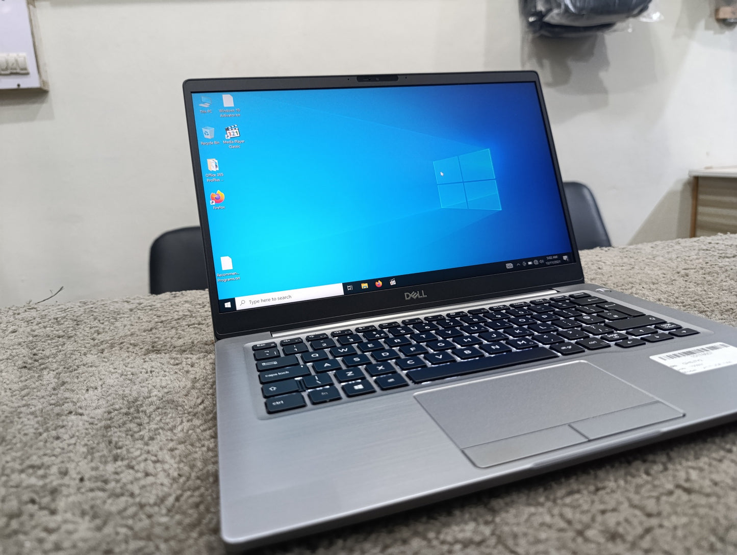 Dell Latitude 7300 | i5 8th Gen | 8GB RAM | 256GB SSD | 13.5” FHD Display | Metal Body | Backlit Keyboard | Excellent Condition