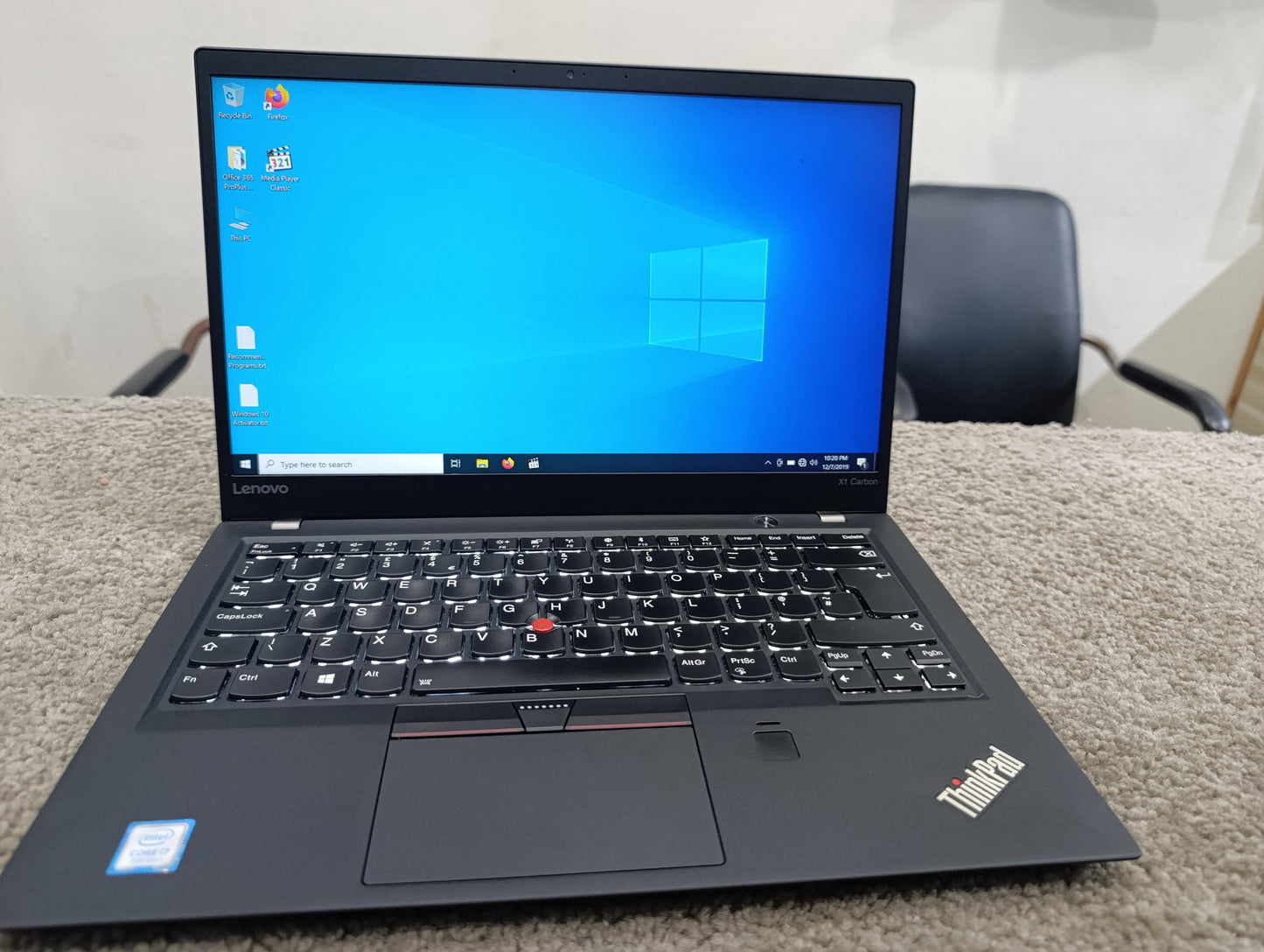 Lenovo X1 Carbon | i7 7th Gen | 16GB DDR4 RAM | 256GB SSD | 14.5” FHD Display | Backlit Keyboard | Fingerprint Sensor | Excellent Condition