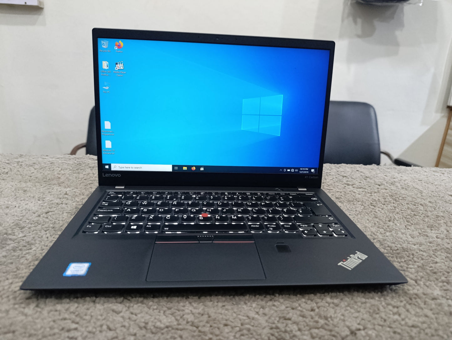 Lenovo X1 Carbon | i7 7th Gen | 16GB DDR4 RAM | 256GB SSD | 14.5” FHD Display | Backlit Keyboard | Fingerprint Sensor | Excellent Condition
