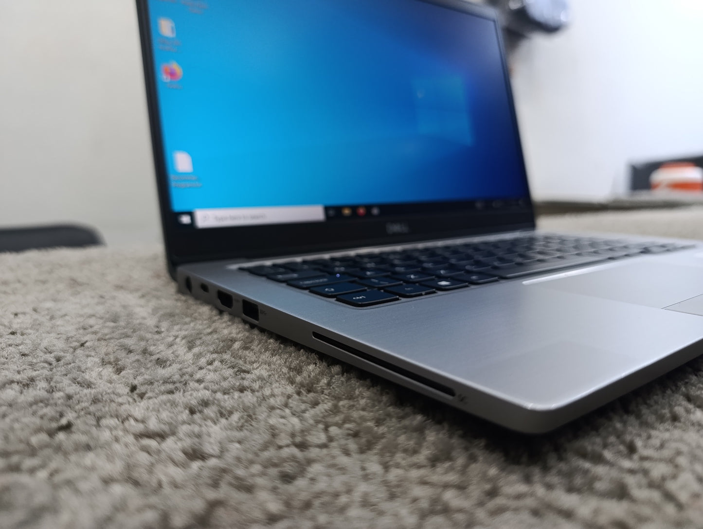 Dell Latitude 7300 | i5 8th Gen | 8GB RAM | 256GB SSD | 13.5” FHD Display | Metal Body | Backlit Keyboard | Excellent Condition