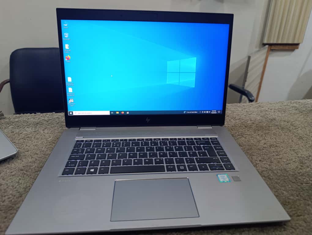 Dell Inspiron 7570 laptop keyboard and touchpad view