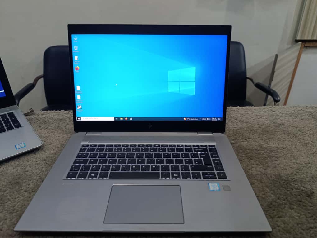 Dell Inspiron 7570 thin and premium metal body design