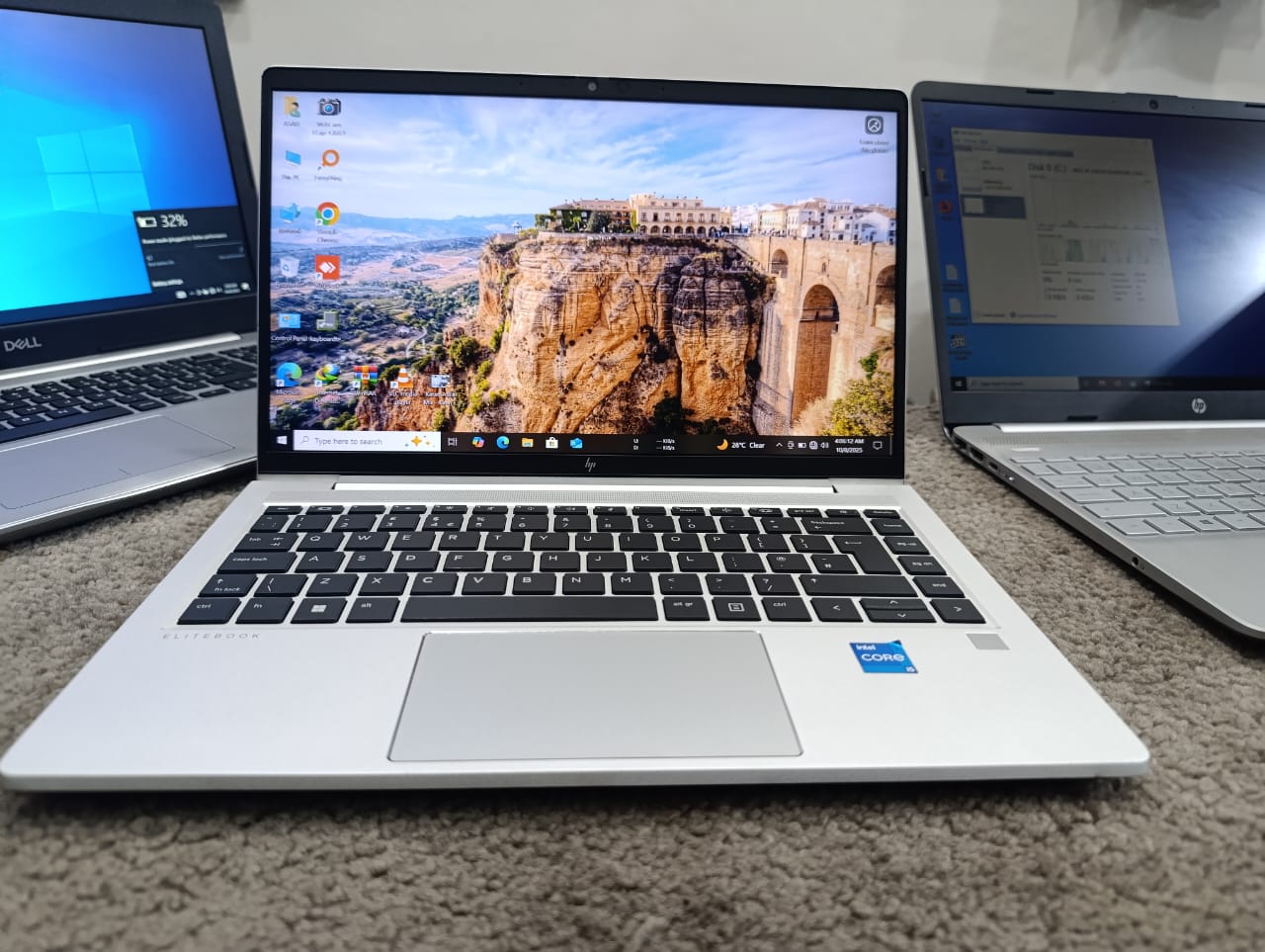 HP 640 G9 14 inch full HD display