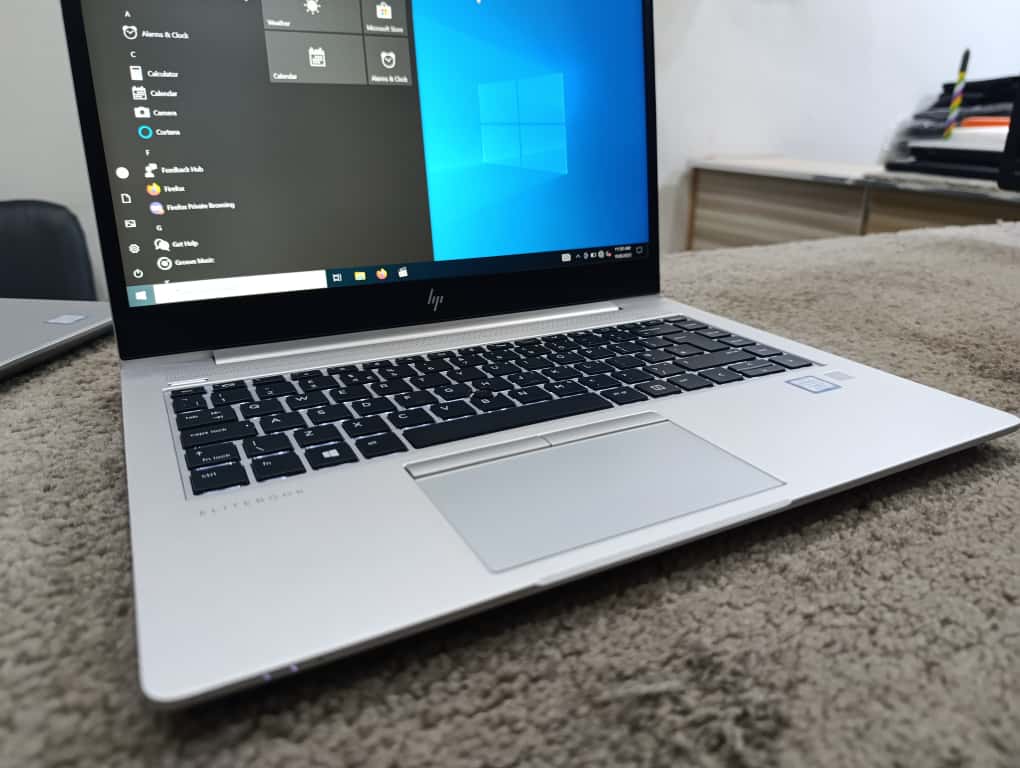HP 840 G6 fingerprint sensor and keyboard view