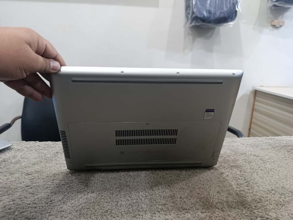 HP x360 440 G1 hinge close-up build quality, HP touch laptop display clarity full HD